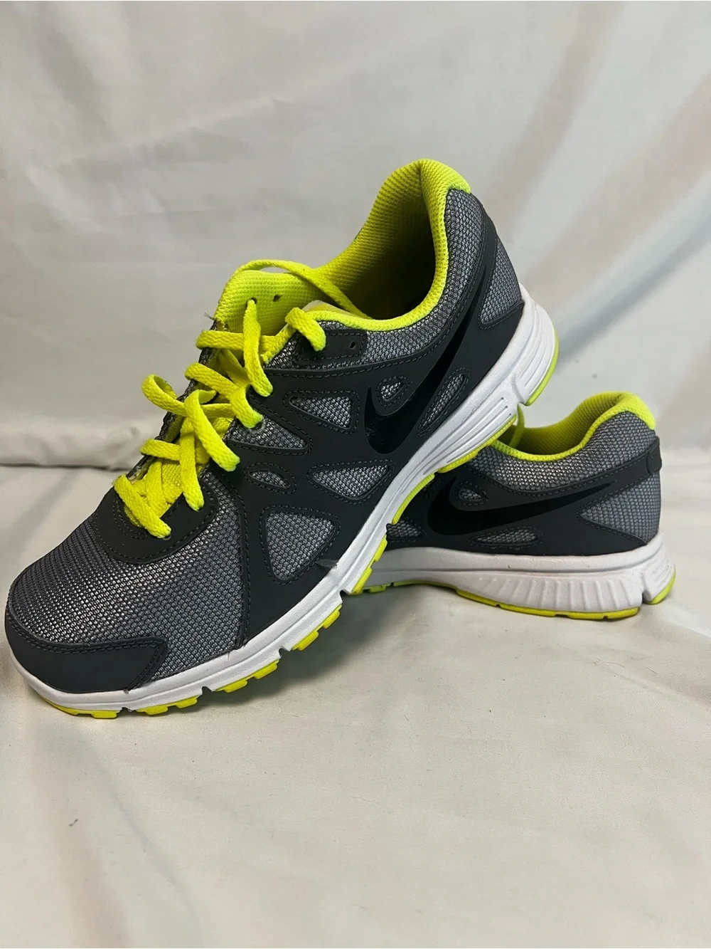Nike Revolution 2 Youth Sneakers Sz 6Y
